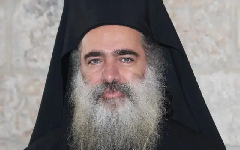 المطران حنا: تجميد إسرائيل لحسابات البطريركية