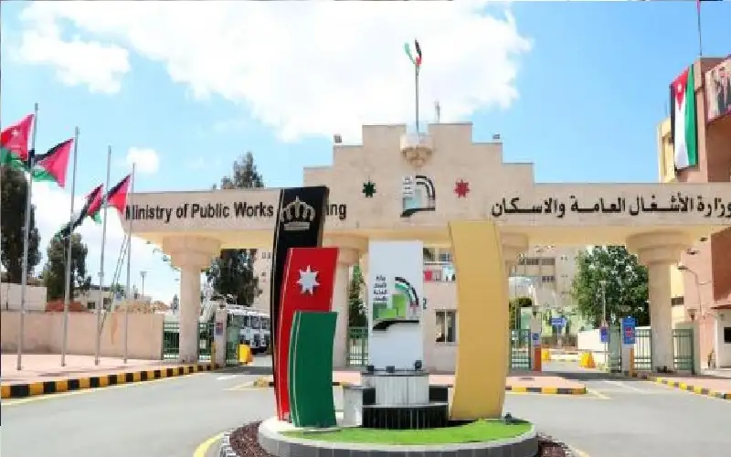 تحويلات جزئية .. بدء صيانة طرق