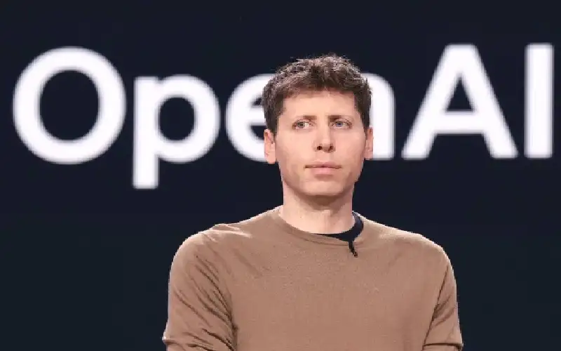 سام ألتمان يحذر من فقاعة الذكاء