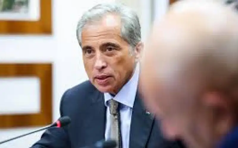 رئيس الوزراء: الحكومة ستخصص مبالغ لتجهيز