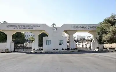 الأردن يعزي بضحايا سقوط حافلة في