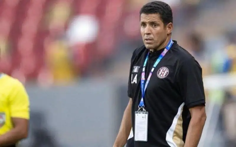 اقالة عموتة من تدريب الجزيرة الإماراتي