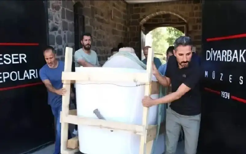 بعد وفاة زوجته.. مسن تركي يفاجئ