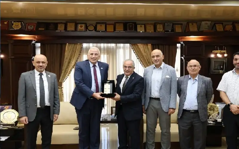 عمان الأهلية تستقبل رئيس لجنة قطاع