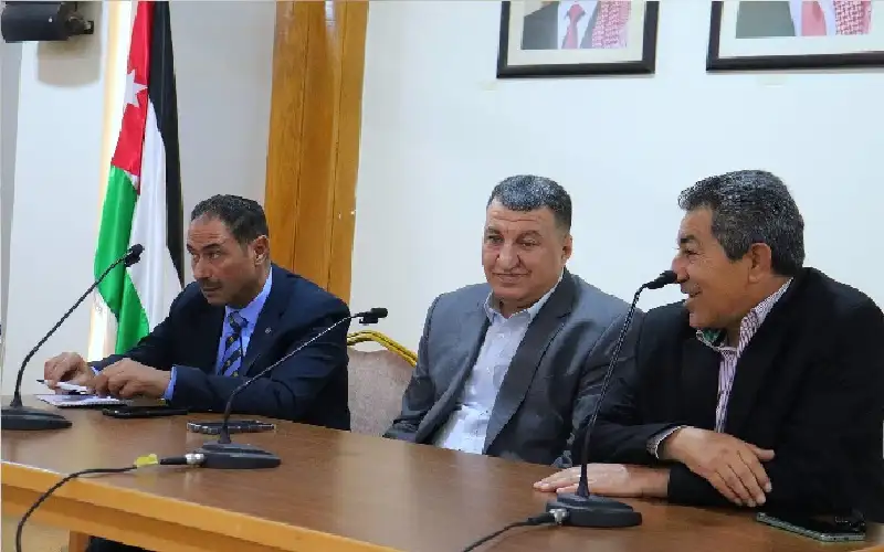 جلسة تعريفية جماهيرية بجائزة الحسين بن