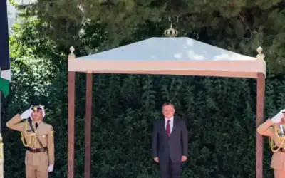 الملك يستقبل نواف سلام ويؤكد دعم