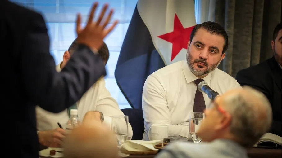 وزير الخارجية السوري الشيباني يلتقي وفدا