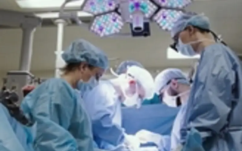 الصين.. الأطباء ينقذون رجلا كاد أن