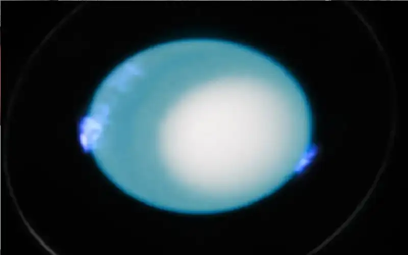 علماء يكتشفون قمرا جديدا يدور حول