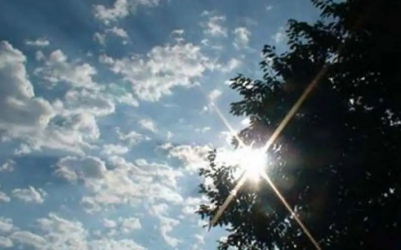 طقس صيفي اعتيادي مع انخفاض طفيف