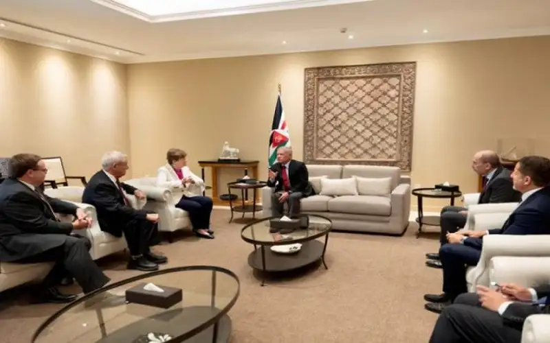 الملك يستقبل عضوي مجلسي الشيوخ والنواب