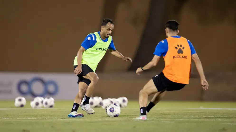 منتخب كرة القدم يبدأ تدريباته استعدادا