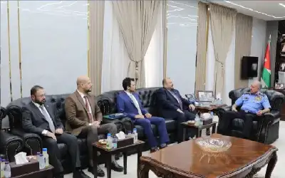 اللواء المعايطة يلتقي وفدا من وزارة
