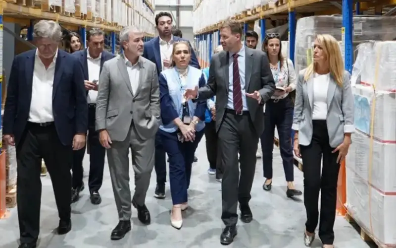 عمدة برشلونة يعلن من الأردن مضاعفة