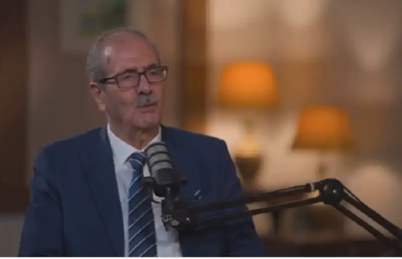 والد الشرع يتحدث عن أصول عائلته..