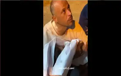 والدها يرفض أن يضعها في ثلاجة