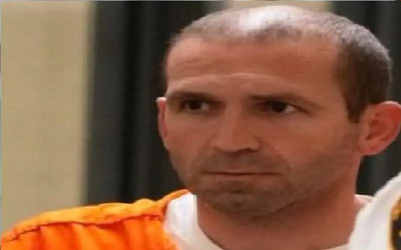 للقاء امرأة أخرى.. السجن لرجل تظاهر