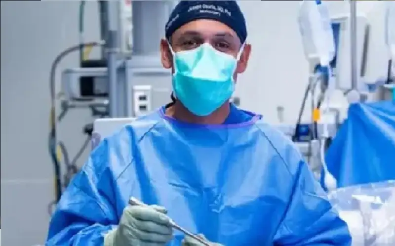 أول عملية جراحية في العالم للعمود