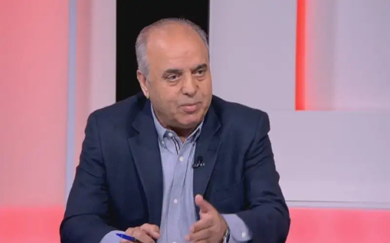 وزير التربية يؤكد أهمية توعية الطلبة