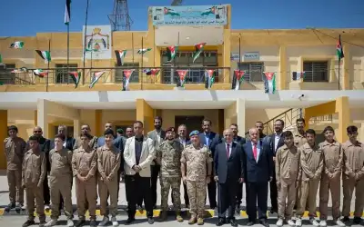 الملك يزور مدرسة حسن خالد أبو