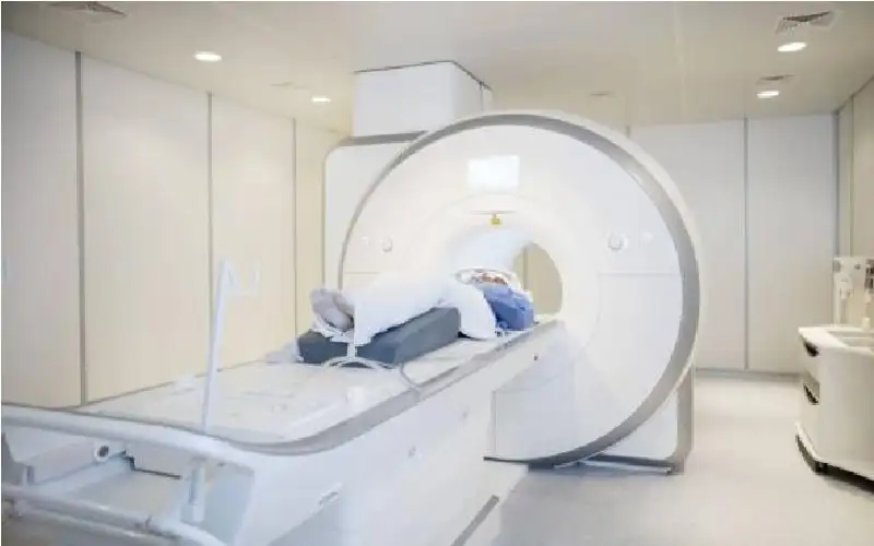 13 ألف صورة أشعة متأخرة ..