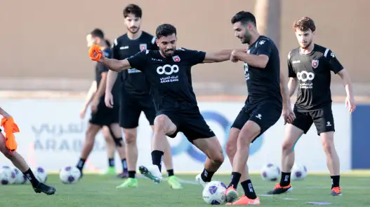 المنتخب الوطني لكرة القدم يلتقي نظيره