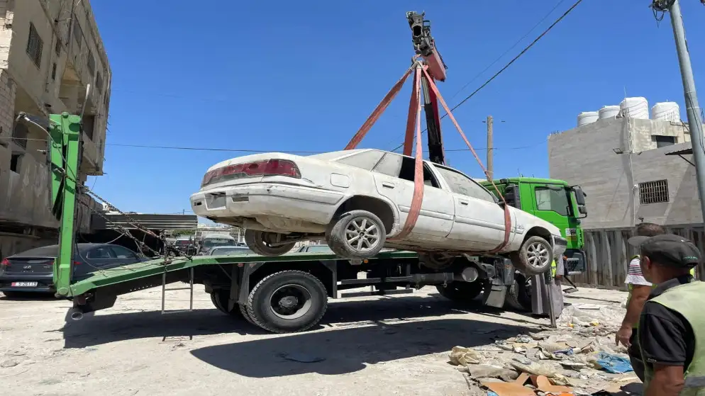 بدء حملة لإزالة المركبات المهجورة في