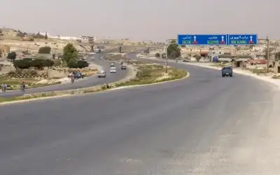 سانا: مسيرة تستهدف مركبة مدنية على