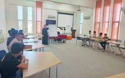 انطلاق دورة قواعد اللغة الإنجليزية في