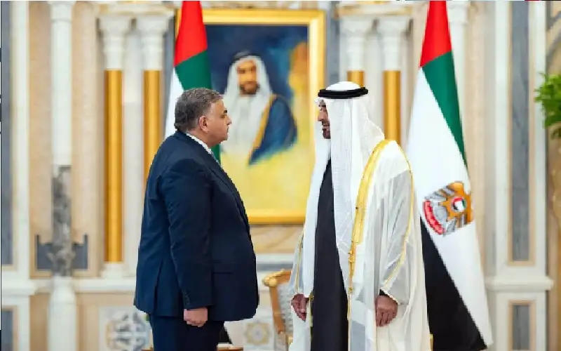 السفير القطارنة يقدم أوراق اعتماده لرئيس