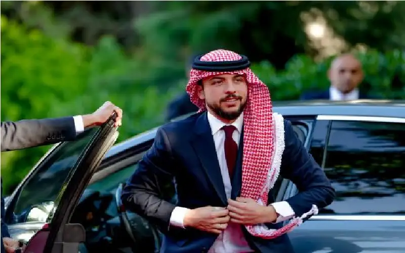 ولي العهد يلتقي أمير قطر