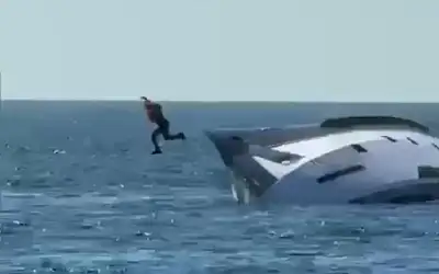 غرق يخت بمليون دولار بعد 15