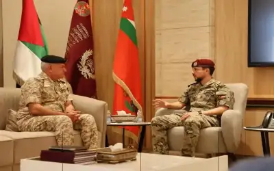 ولي العهد يزور القيادة العامة للقوات