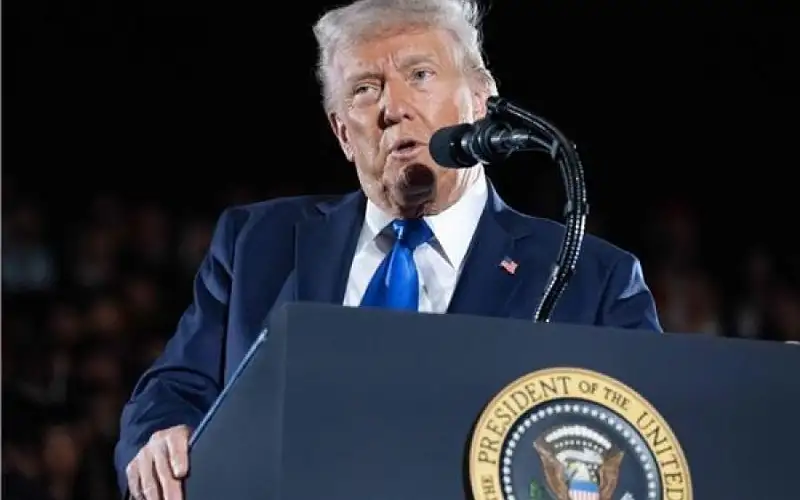 ترامب: الولايات المتحدة تتلقى الضربات لكنها