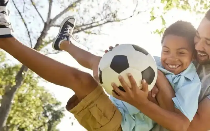 من مخاطر الاسرة النووية.. ميل الطفل
