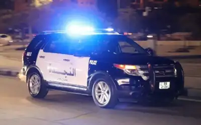 التحقيق بوفاة خمسيني سقط من سطح