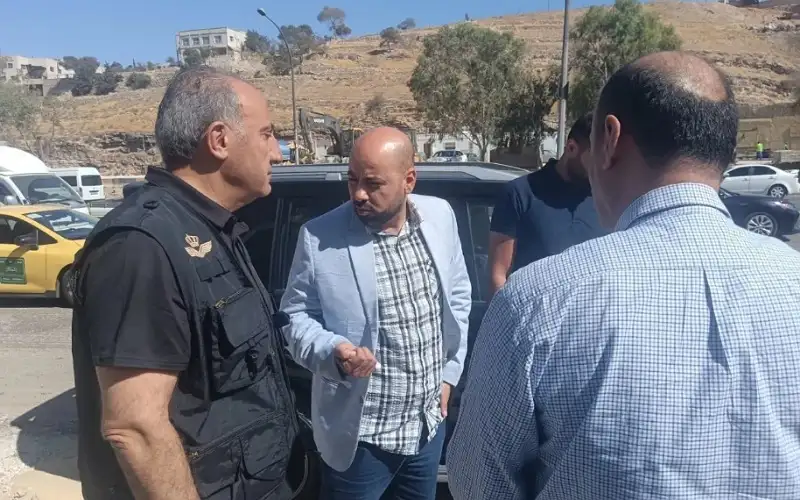 الشواربة يتفقد مشروع تطوير أحياء عمان