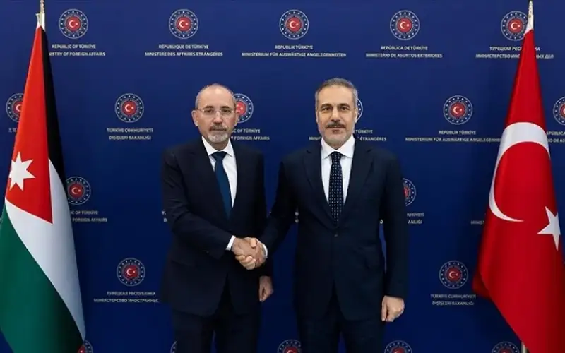 الصفدي وفيدان: ضرورة وقف عدوان إسرائيل