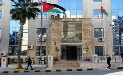 العمل تتعامل مع 31 نزاعا عماليا