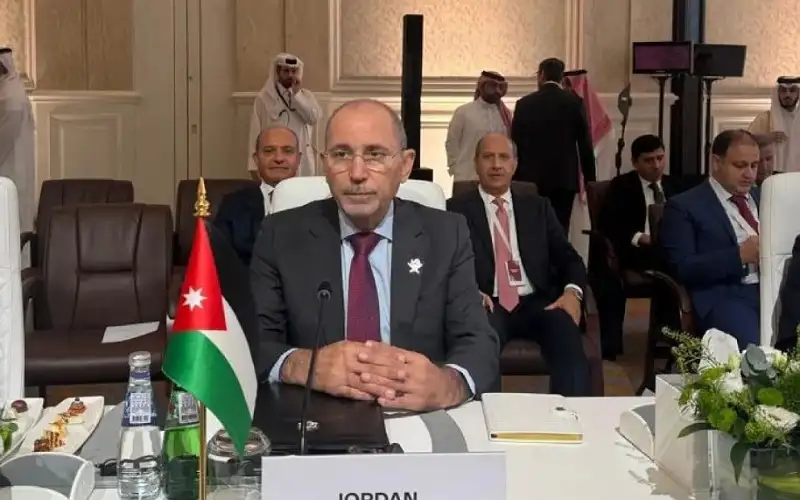 الصفدي يشارك في الاجتماع التحضيري للقمة