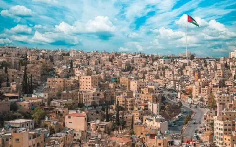 انخفاض تدريجي في درجات الحرارة خلال