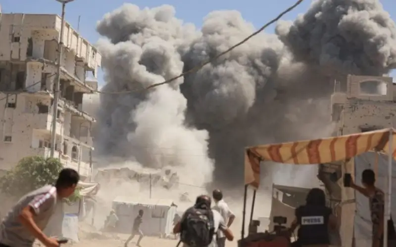 الاحتلال يكثف قصفه لمدينة غزة مع