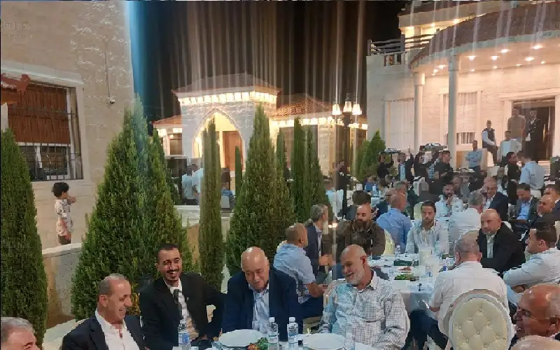 بدعوة من رجل الاعمال الخراشقة.. 500