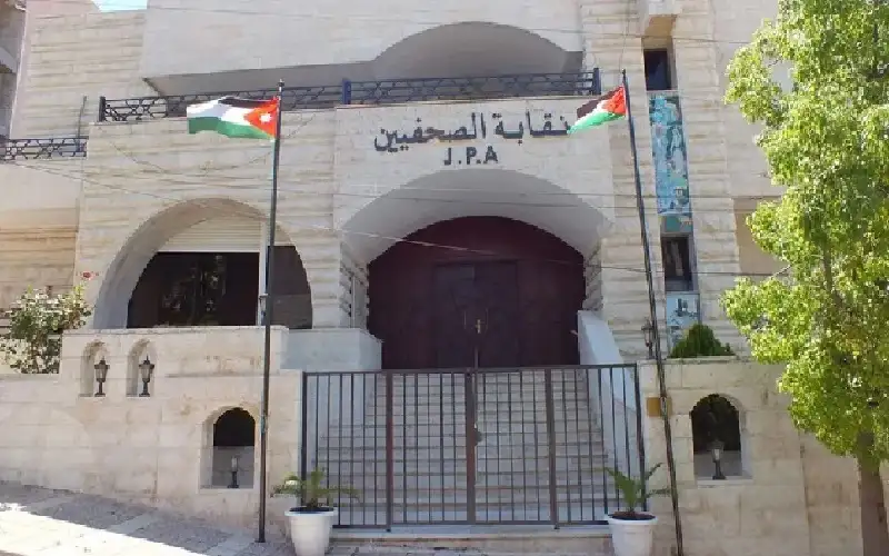 95 شخصا ينتحلون الصحافة والإعلام أمام