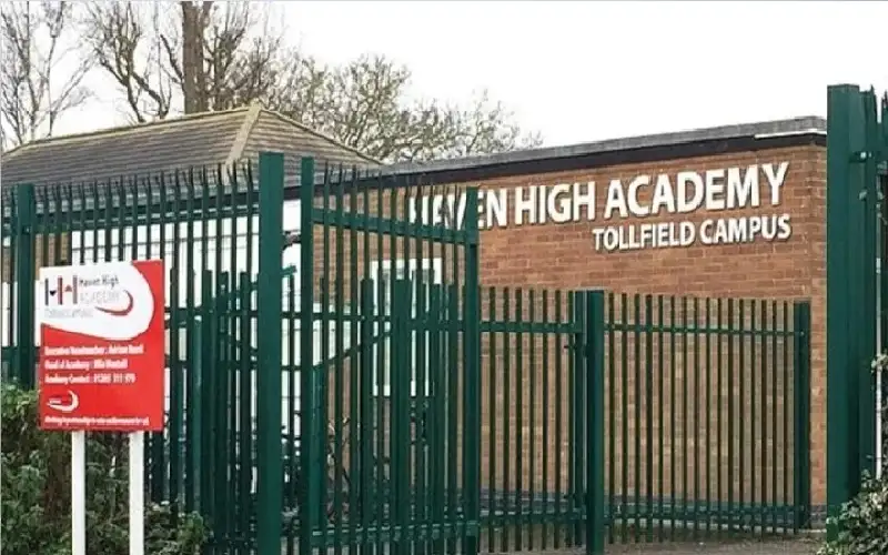 تلفزيون ذكي مجانا مقابل الحضور.. مدرسة