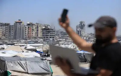 انقطاع خدمات الإنترنت والاتصالات الأرضية في