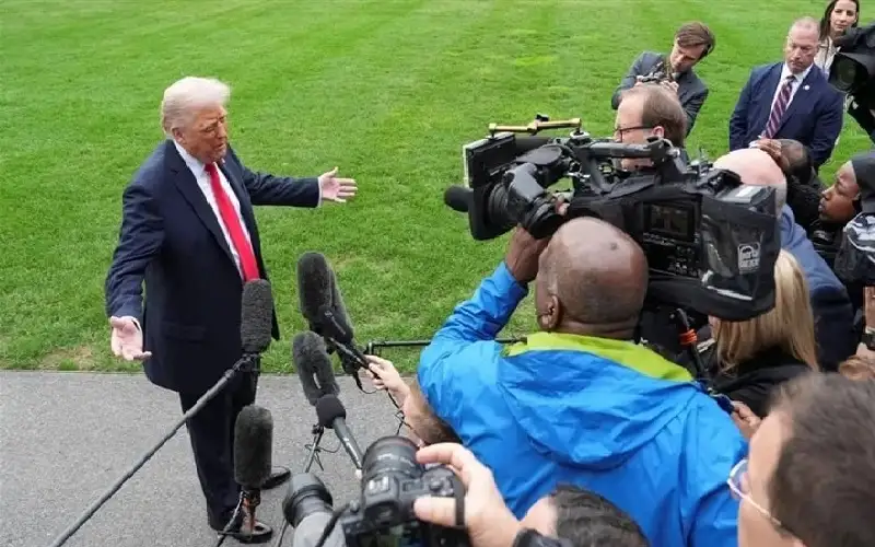 اخرس.. ترامب يوبخ صحفيا أستراليا داخل