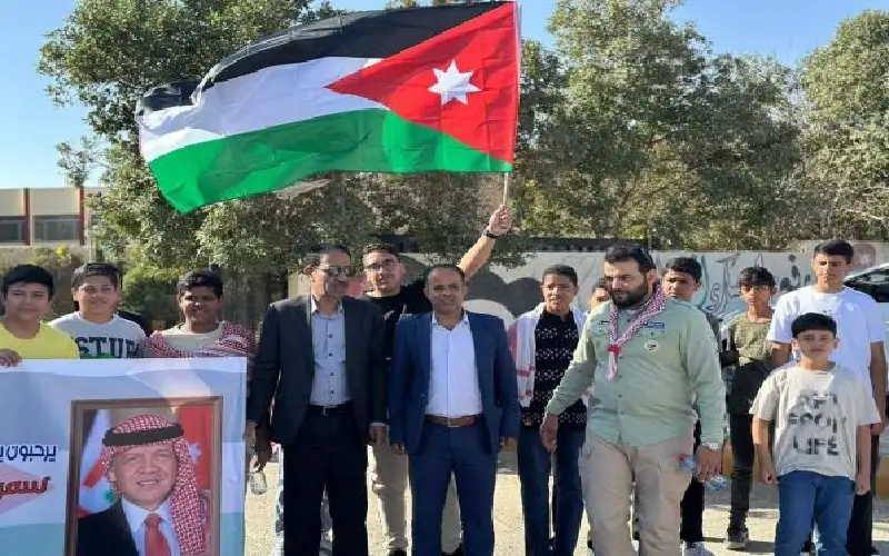 أردنيون يحتشدون لاستقبال أمير قطر في