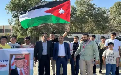 أردنيون يحتشدون لاستقبال أمير قطر في