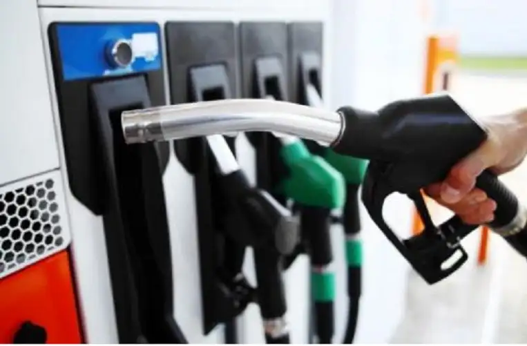 نخفاض طفيف باستهلاك البنزين والديزل في